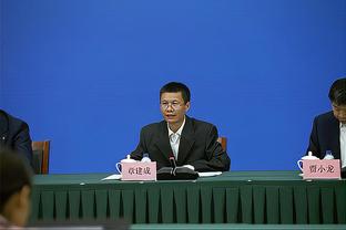 Tin tức sôi nổi cho biết: Ít nhất trước cúp châu Á, Hội Túc Hiệp Trung Quốc cũng không có dự án đổi soái!